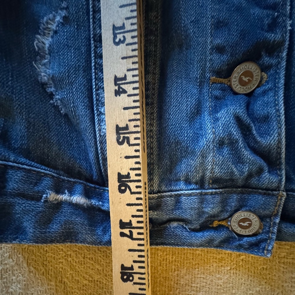 Hollister Light Blue Denim Shirt - Picture 5 of 6